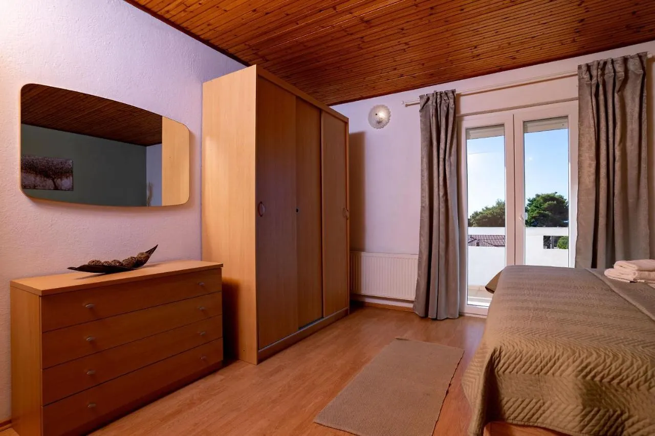 Apartments Nada Banjol 0*,  Croatia