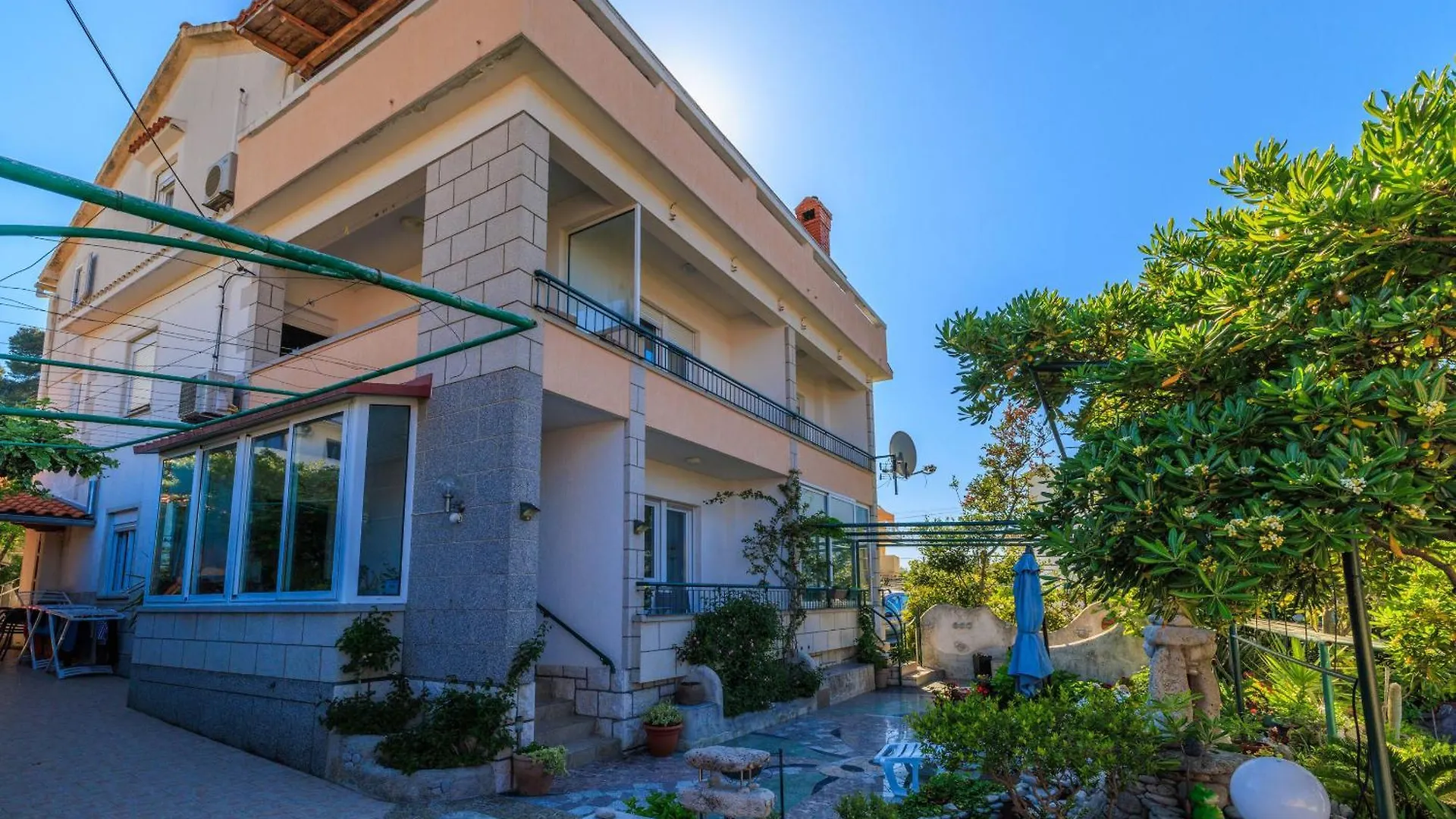Apartments Nada Banjol